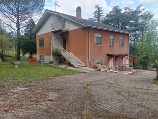 Appartamento in Vendita a Falvaterra, 72'000&euro;, 150 m², arredato