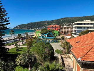 Trilocale in Affitto a Andora, zona Marina Di Andora, 2'000&euro;, 89 m², arredato