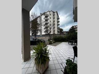 Appartamento in Affitto a Pescara, 1'080&euro;, 115 m², arredato, con Box