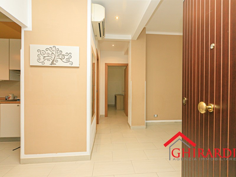 Appartamento in Vendita a Genova, zona Sestri Ponente, 86'000&euro;, 80 m²