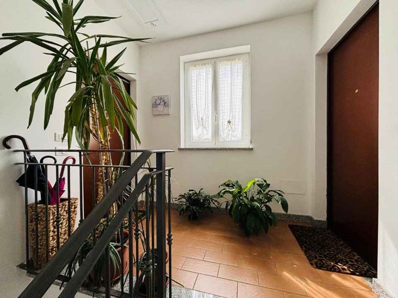 Appartamento in Vendita a Stazzano, 150'000&euro;, 90 m², arredato, con Box