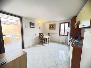 Bilocale in Vendita a Guidonia Montecelio, zona Collefiorito, 75'000&euro;, 40 m²