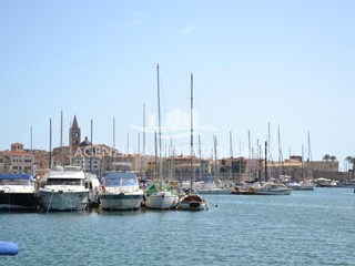 Trilocale in Vendita a Alghero, 83 m², con Box