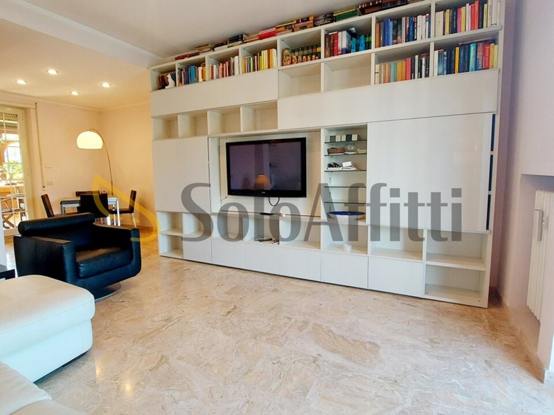 Trilocale in Affitto a Roma, zona Eur, 1'580&euro;, 96 m², arredato, con Box
