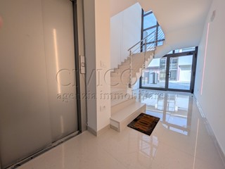 Appartamento in Vendita a Longare, 230'000&euro;, 110 m², con Box