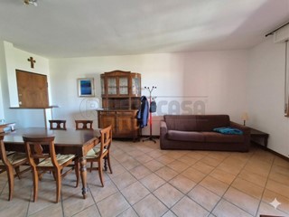 Trilocale in Vendita a Cremona, 135'000&euro;, 89 m², con Box