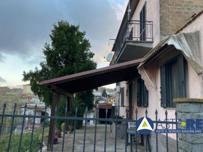 Trilocale in Vendita a Montefiascone, 123'000&euro;, 84 m²