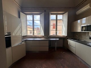 Quadrilocale in Affitto a Cascina, 950&euro;, 100 m², arredato