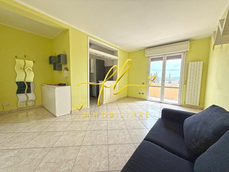 Quadrilocale in Vendita a Cecina, zona Cecina Marina, 208'000&euro;, 84 m², con Box