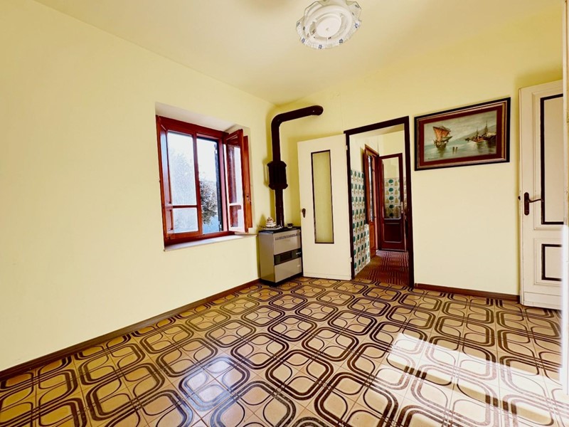 Appartamento in Vendita a Villa Basilica, 70'000&euro;, 120 m²