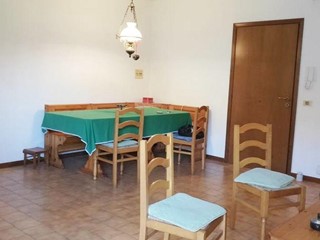 Appartamento in Vendita a Camaiore, zona Capezzano Pianore, 240'000&euro;, 100 m², con Box