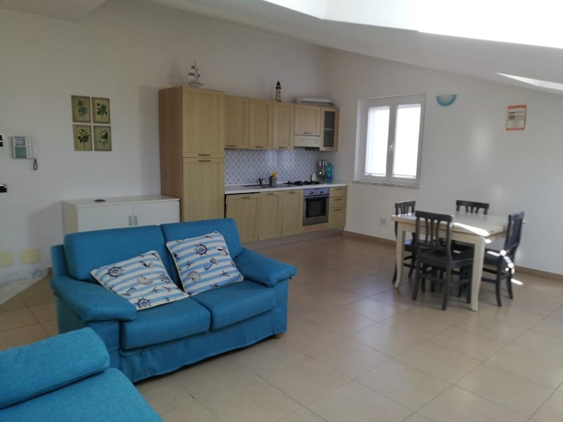 Attico in Vendita a Ameglia, zona Bocca di Magra, 175'000&euro;, 66 m², arredato