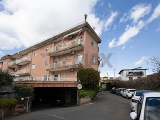 Appartamento in Vendita a Catania, 179'000&euro;, 140 m²