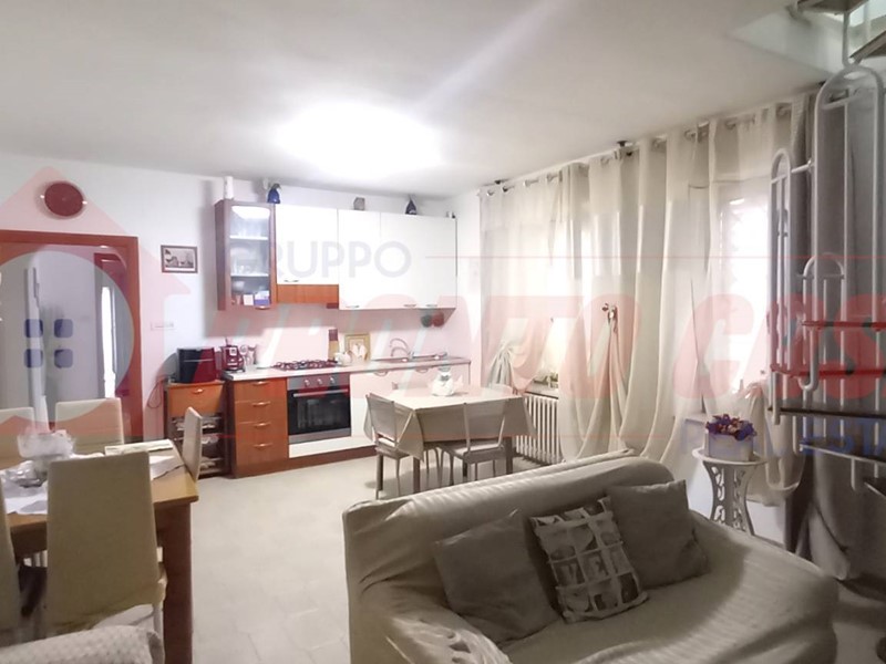 Quadrilocale in Vendita a Ischitella, 78'000&euro;, 105 m²