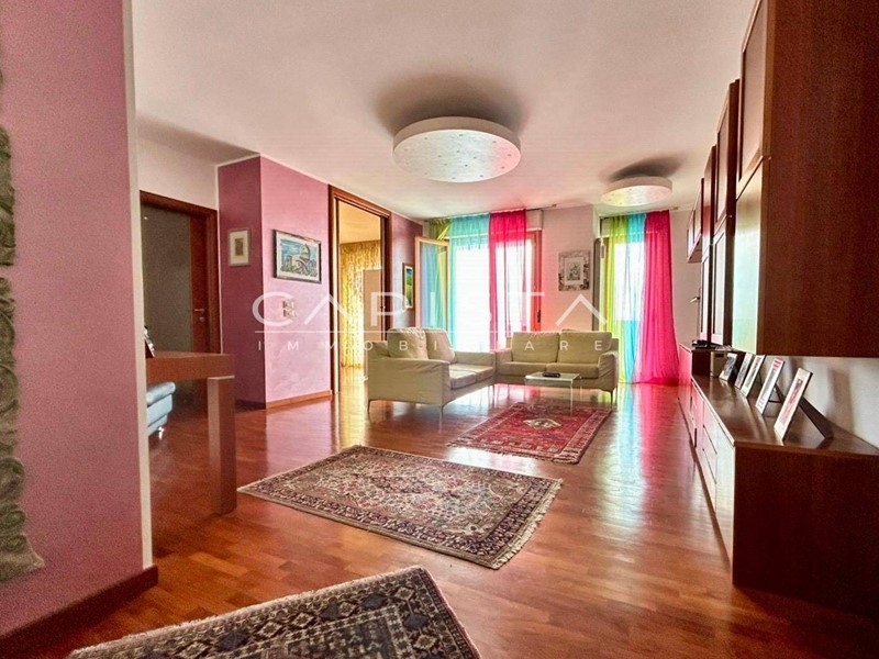 Appartamento in Vendita a Ortona, 320'000&euro;, 130 m²