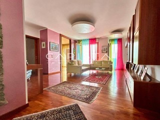 Appartamento in Vendita a Ortona, 320'000&euro;, 130 m²