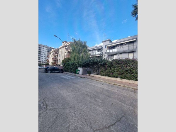 Quadrilocale in Vendita a Taranto, 105'000&euro;, 97 m²