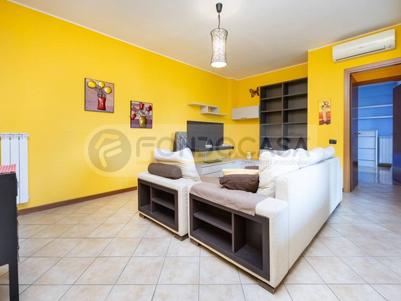 Bilocale in Vendita a Milano, 270'000&euro;, 73 m²