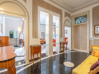 Appartamento in Vendita a Bari, 980'000&euro;, 200 m²