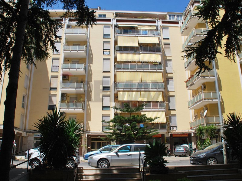 Quadrilocale in Vendita a Palermo, 160'000&euro;, 90 m²