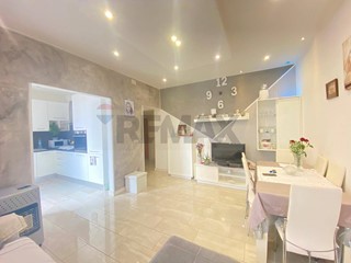 Trilocale in Vendita a Catania, 79'000&euro;, 67 m²