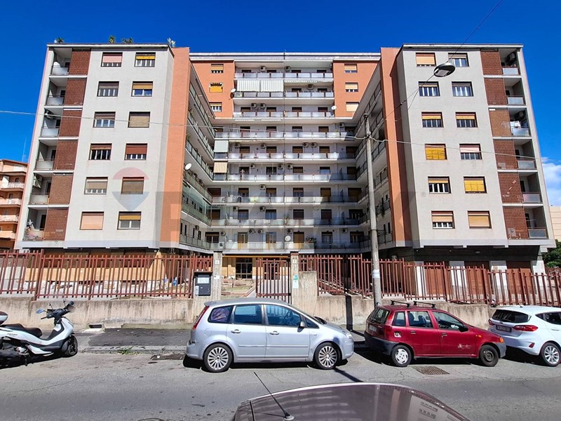 Quadrilocale in Vendita a Catania, 185'000&euro;, 115 m²