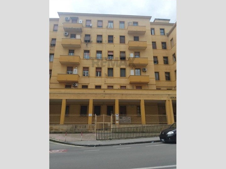 Appartamento in Vendita a Caltanissetta, 60'000&euro;, 121 m²