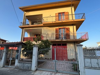 Appartamento in Vendita a Calvi, 115'000&euro;, 138 m²
