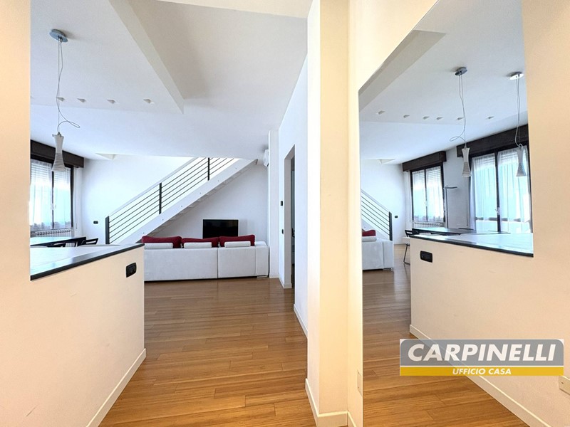 Quadrilocale in Vendita a Desio, 285'000&euro;, 148 m²