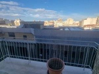 Appartamento in Affitto a Taranto, 650&euro;, 160 m²