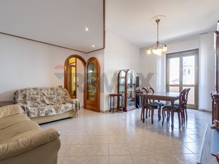 Trilocale in Vendita a Brugherio, 137'000&euro;, 95 m²