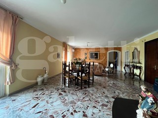 Appartamento in Vendita a Piedimonte Matese, 140'000&euro;, 160 m², con Box
