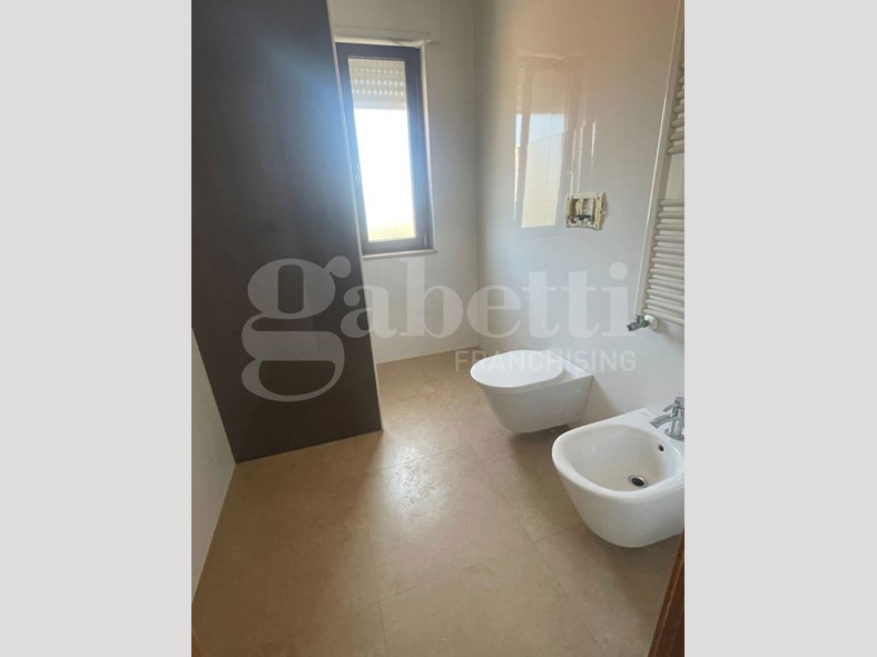 Quadrilocale in Vendita a Margherita di Savoia, 235'000&euro;, 125 m²