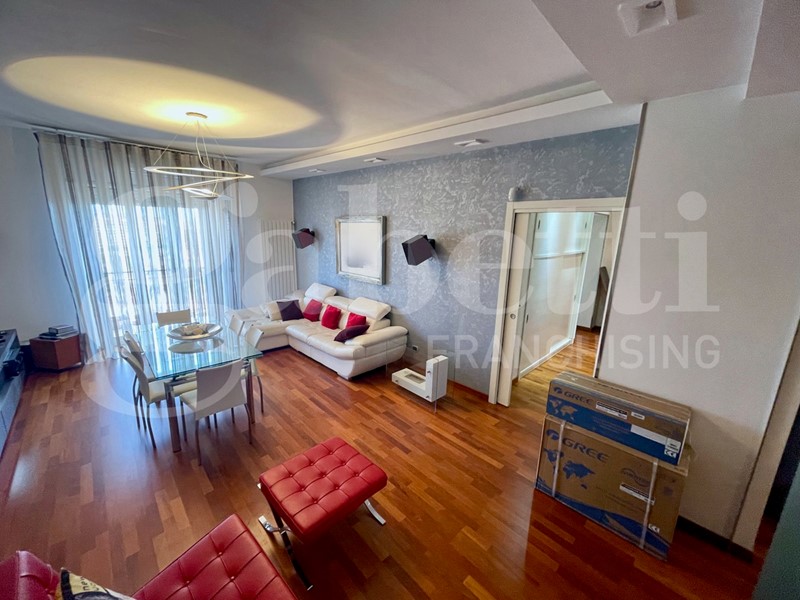 Quadrilocale in Vendita a Catania, 380'000&euro;, 124 m²