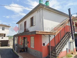 Appartamento in Vendita a Frosinone, 65'000&euro;, 170 m², con Box