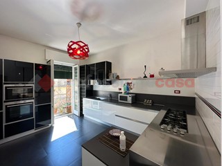 Appartamento in Vendita a Arezzo, 168'000&euro;, 98 m², arredato, con Box