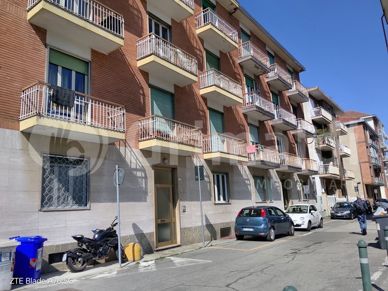 Trilocale in Vendita a Beinasco, 125'000&euro;, 80 m², con Box