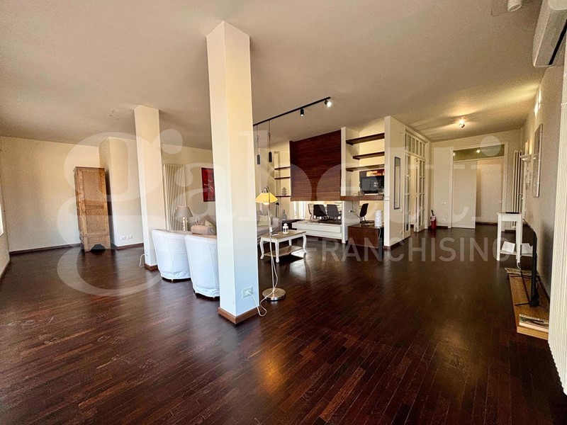 Attico in Vendita a Assisi, 170 m²