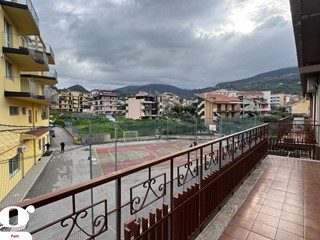 Quadrilocale in Vendita a Patti, 110'000&euro;, 157 m², con Box