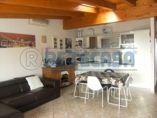 Bilocale in Vendita a Sorisole, zona SORISOLE, 170'000&euro;, 60 m², con Box