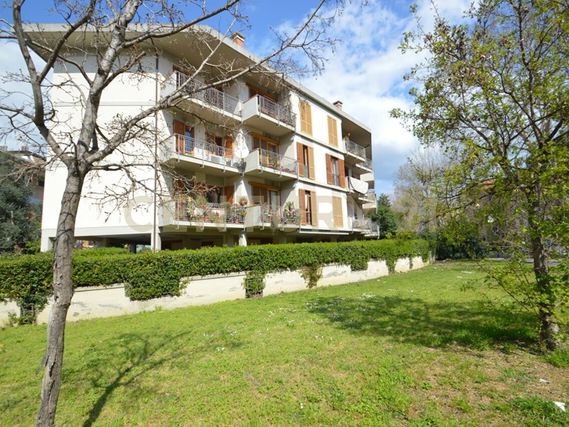 Appartamento in Vendita a Grosseto, 370'000&euro;, 169 m², con Box