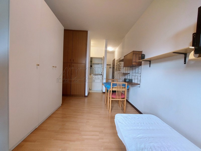 Monolocale in Affitto a Padova, zona PORTELLO, 500&euro;, 30 m², arredato