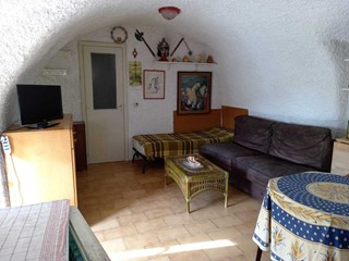 Bilocale in Vendita a Ventimiglia, zona Carletti, 44'000&euro;, 38 m²
