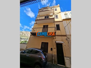 Appartamento in Vendita a Palermo, 70'000&euro;, 60 m²