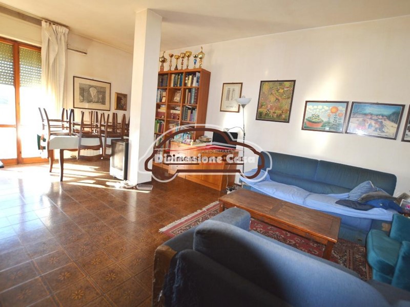 Quadrilocale in Vendita a Lucca, zona Sant'Anna, 160'000&euro;, 102 m²