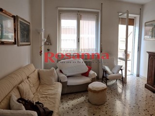 Quadrilocale in Vendita a Livorno, 135'000&euro;, 75 m², arredato