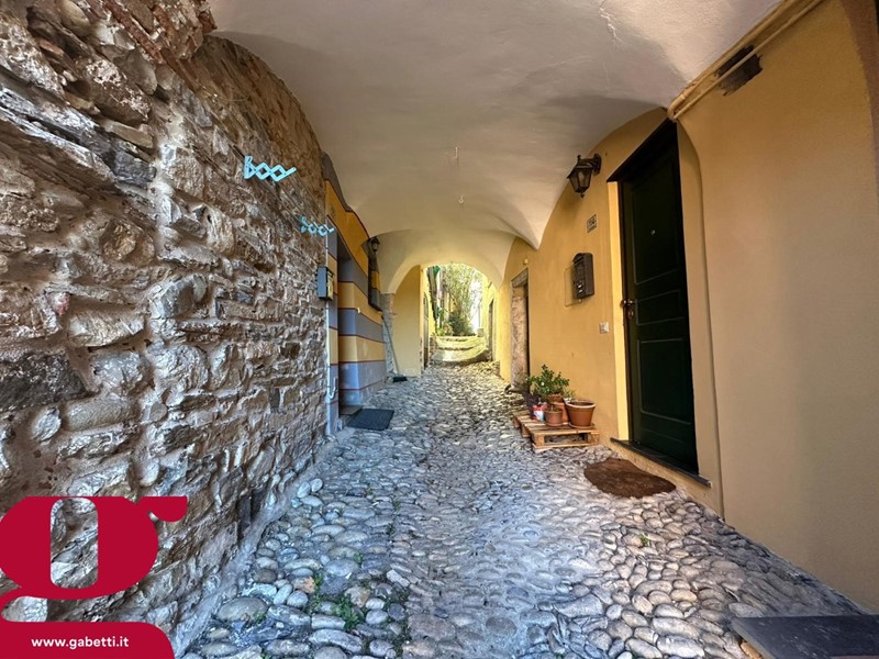 Bilocale in Vendita a Imperia, 58'000&euro;, 37 m², arredato