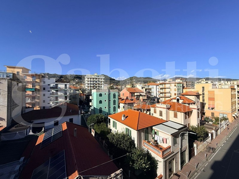 Appartamento in Vendita a Taggia, 329'000&euro;, 114 m²