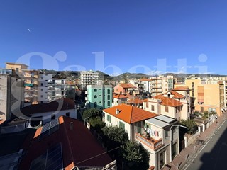 Appartamento in Vendita a Taggia, 329'000&euro;, 114 m²