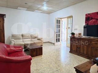 Quadrilocale in Vendita a Latina, 85'000&euro;, 125 m²